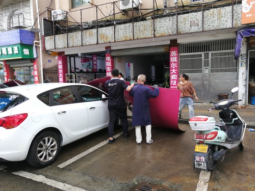 積極應對“利奇馬”臺風 中國太保車損理賠服務現場